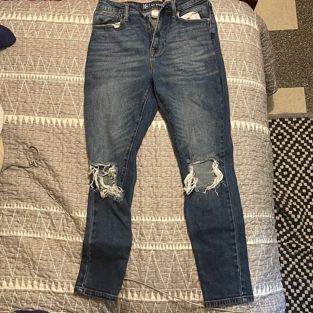 Never worn no boundaries size 7.